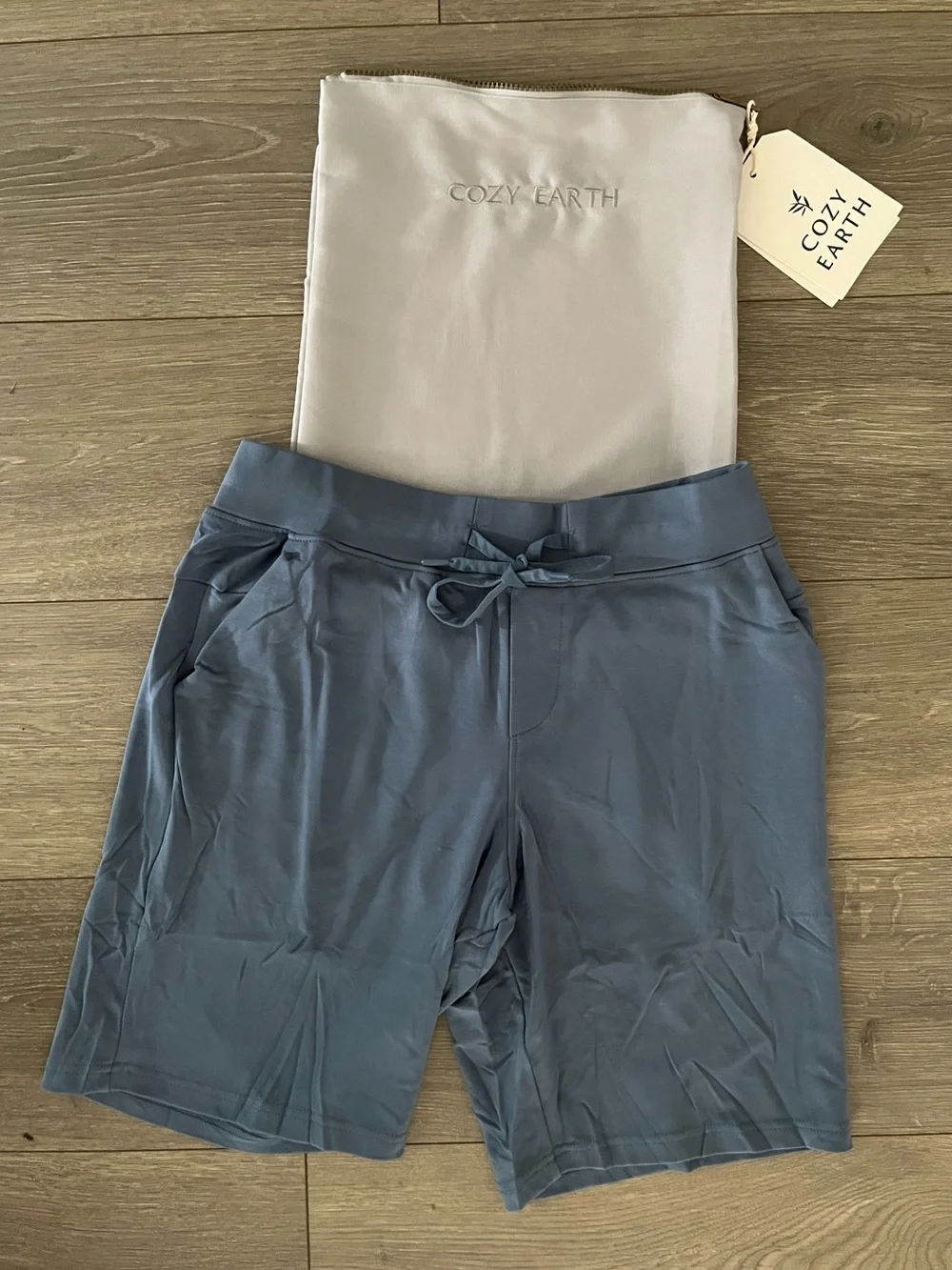 NWT Cozy Earth Men’s Slate Blue Jogger Shorts Size Small